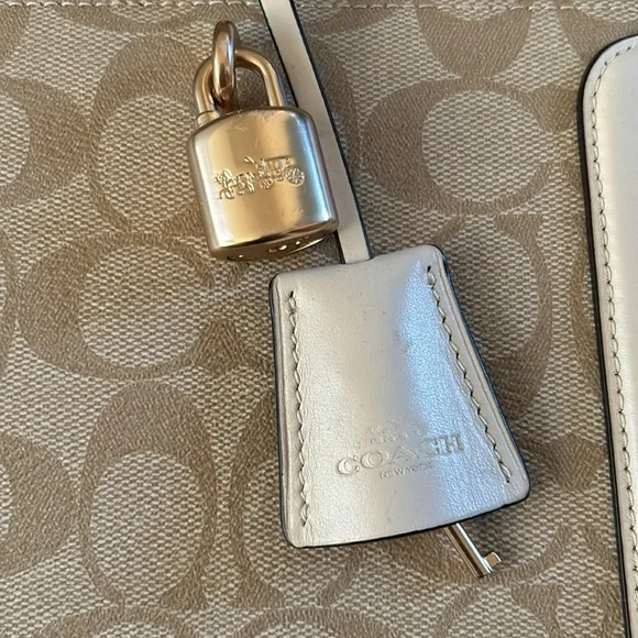 Coach Small Zoe Carryall In Signature Canvas - Picture 5 of 7